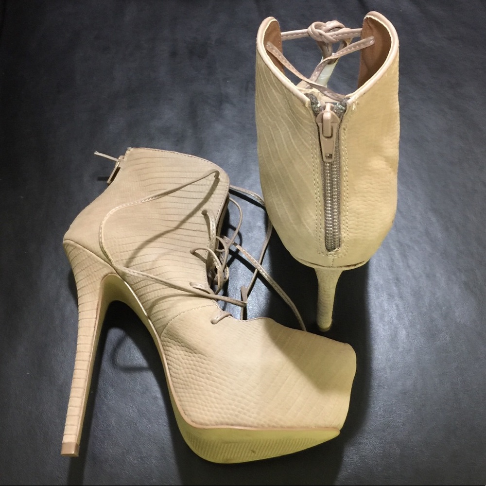 Steve Madden Laced Up Platform Heel Boots